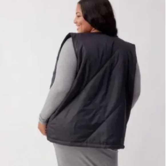 Socialite Women's Black Quilted Vest Size Plus NWT - Picture 3 of 11